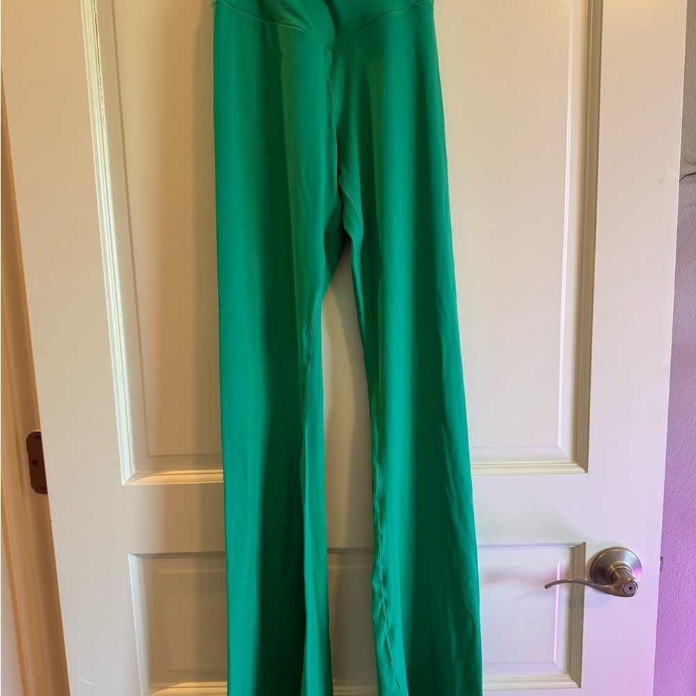 Vibrant Green Flare V Waist Yoga Pants